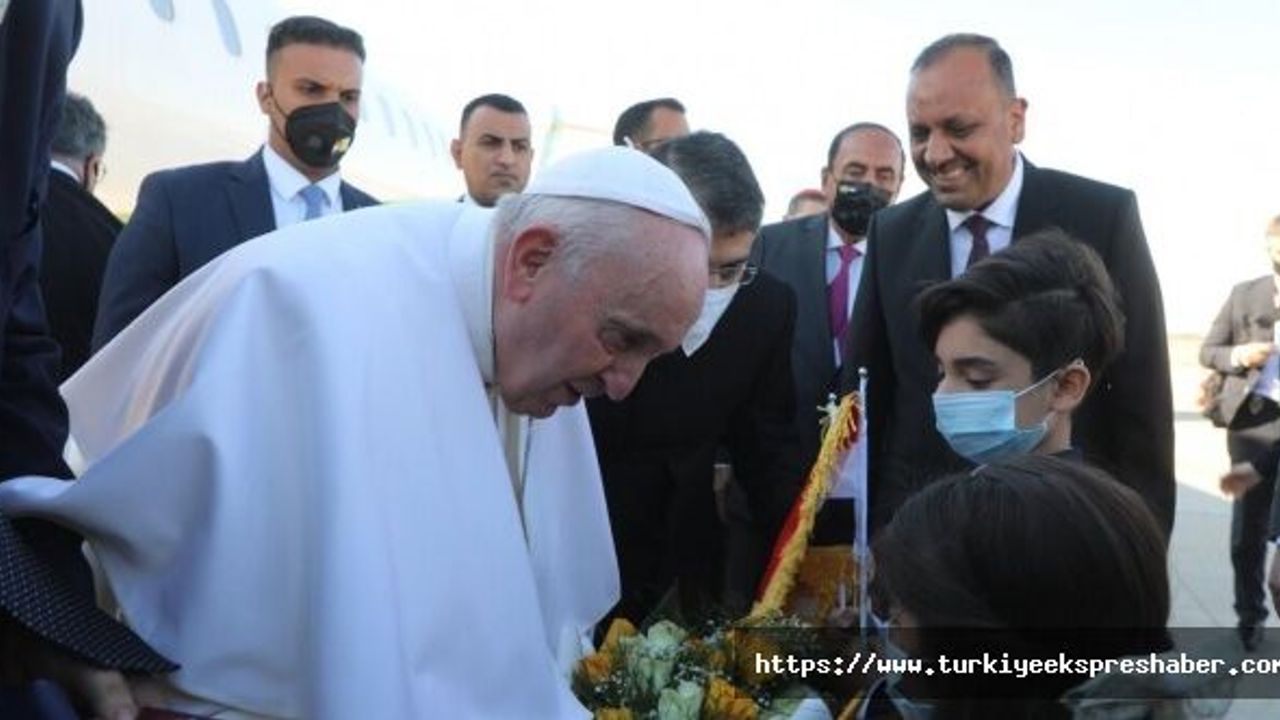 Papa Francis, Şiilerin en büyük dini mercii Sistani ile bir araya geldi