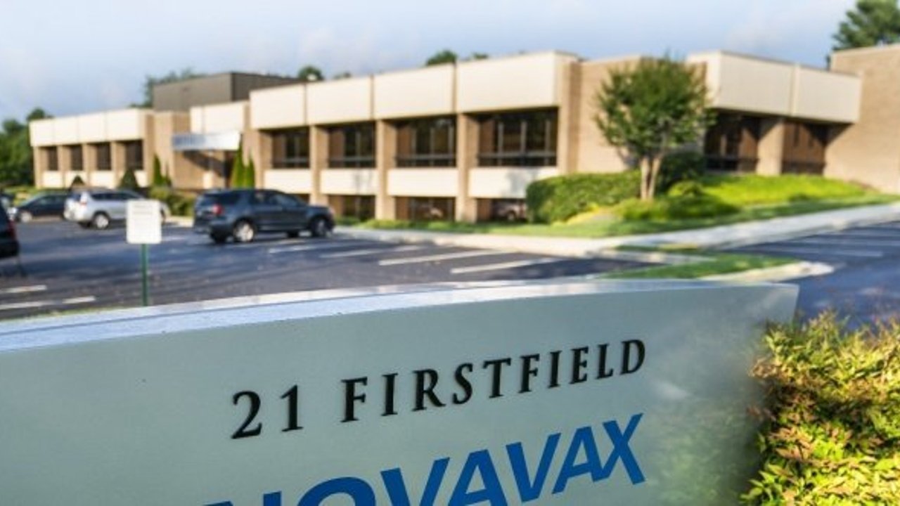 AB ile Novavax arasında 200 milyon dozluk aşı anlaşması