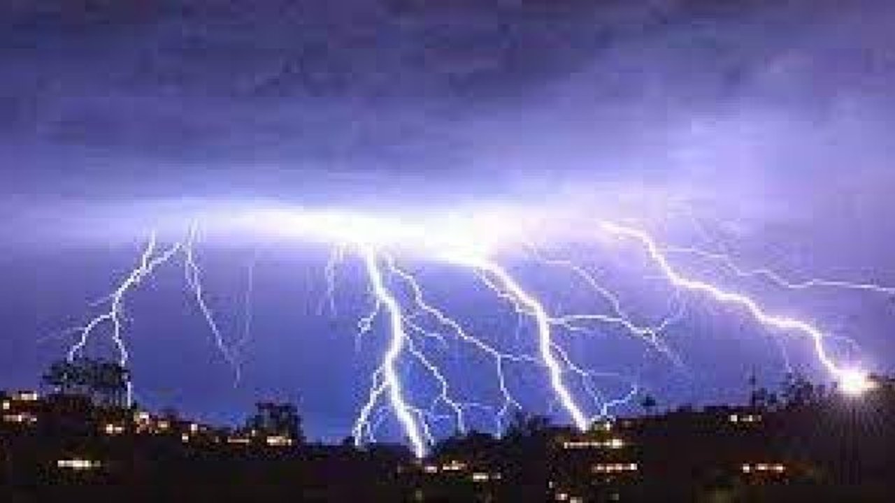 Yıldırımın çarptığı 2 çoban ağır yaralandı