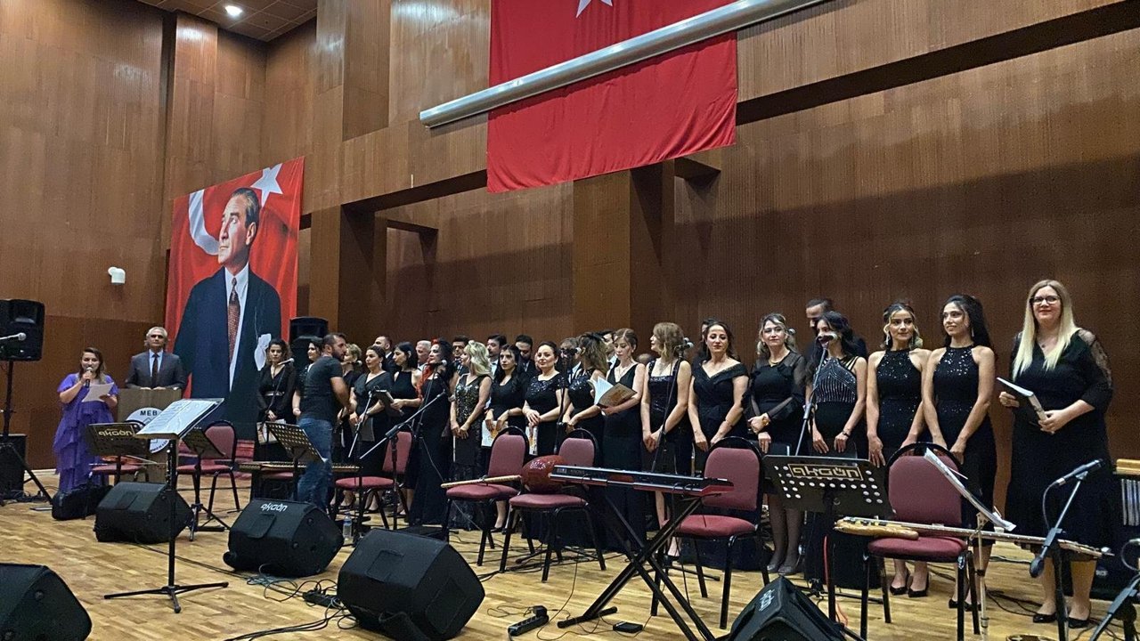 KAYAPINAR İLÇE MİLLİ EĞİTİMDEN MÜZİK FESTİVALİ