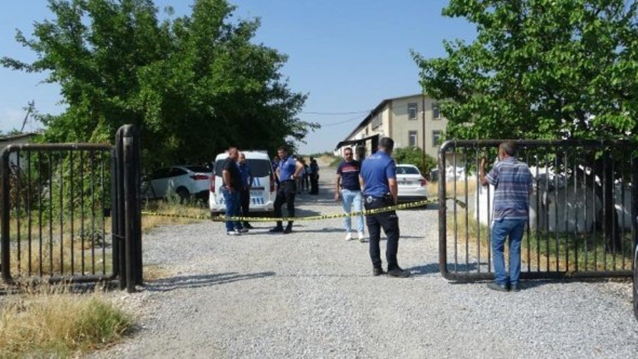 Tavuk çiftliğindeki cinayet: Firari zanlı eski İYİ Partili başkan teslim oldu