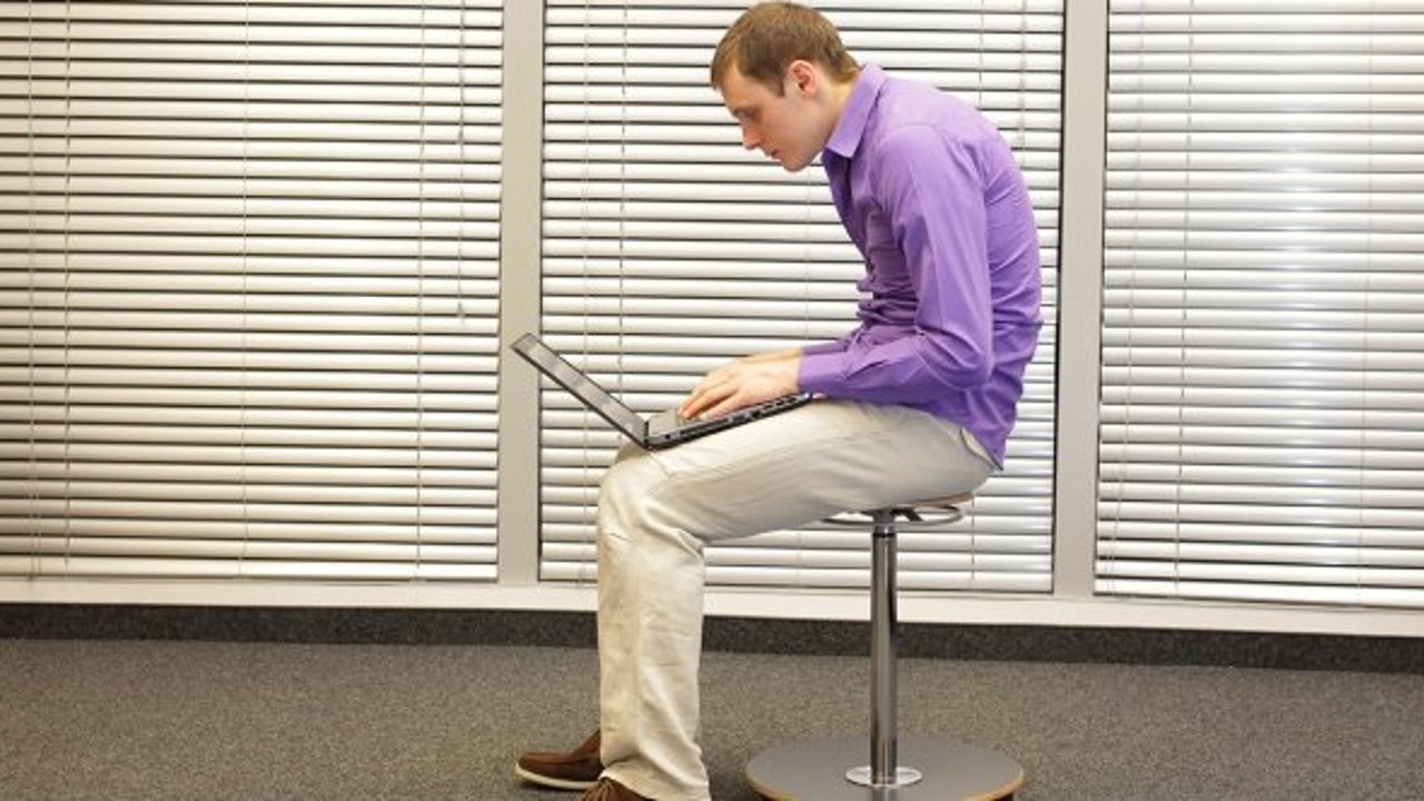 Ofis Çalışanları Alarmda! Oturmak Kanser Riskini Artırıyor