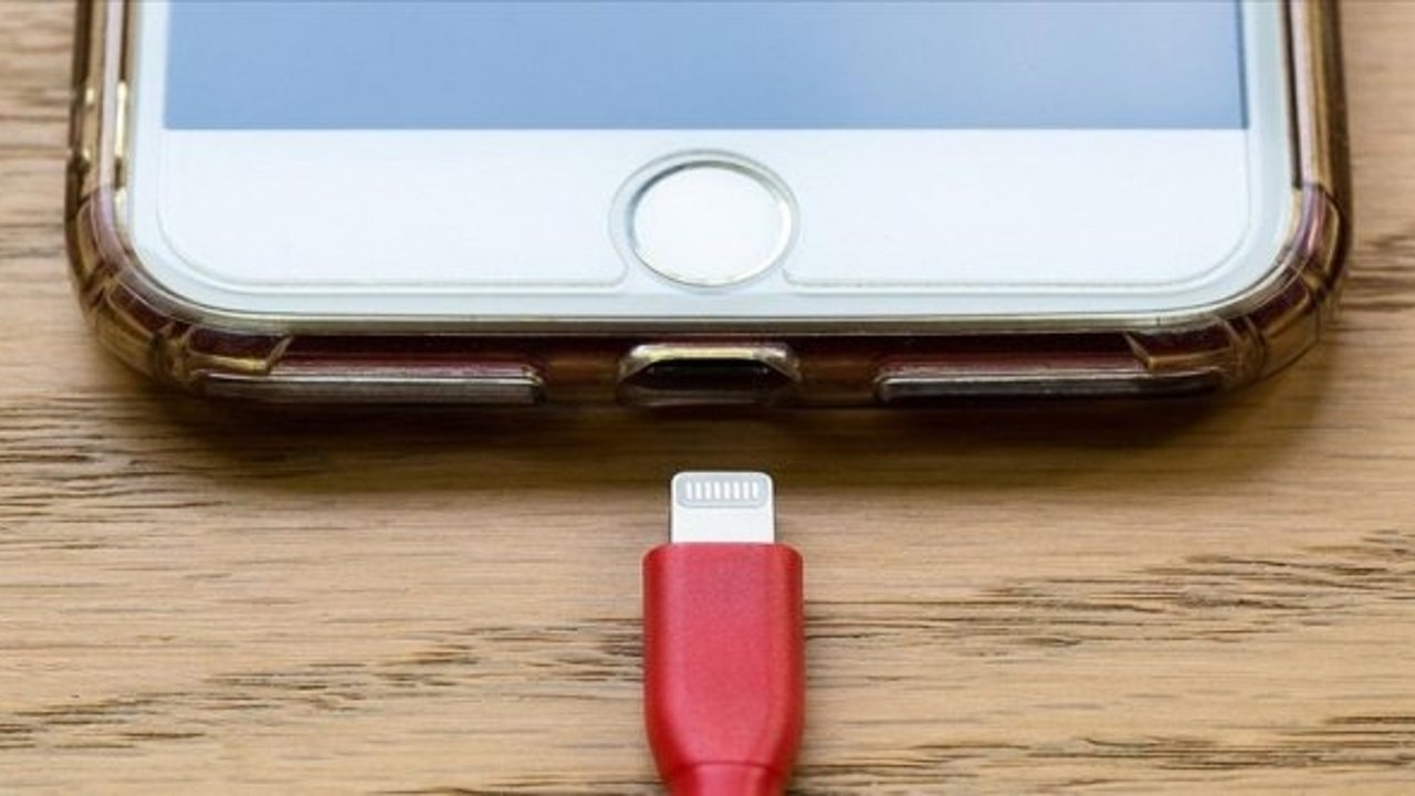 Şarj aleti yok, kulaklık yok peki neden? İşte telefon devlerinin büyük sırrı