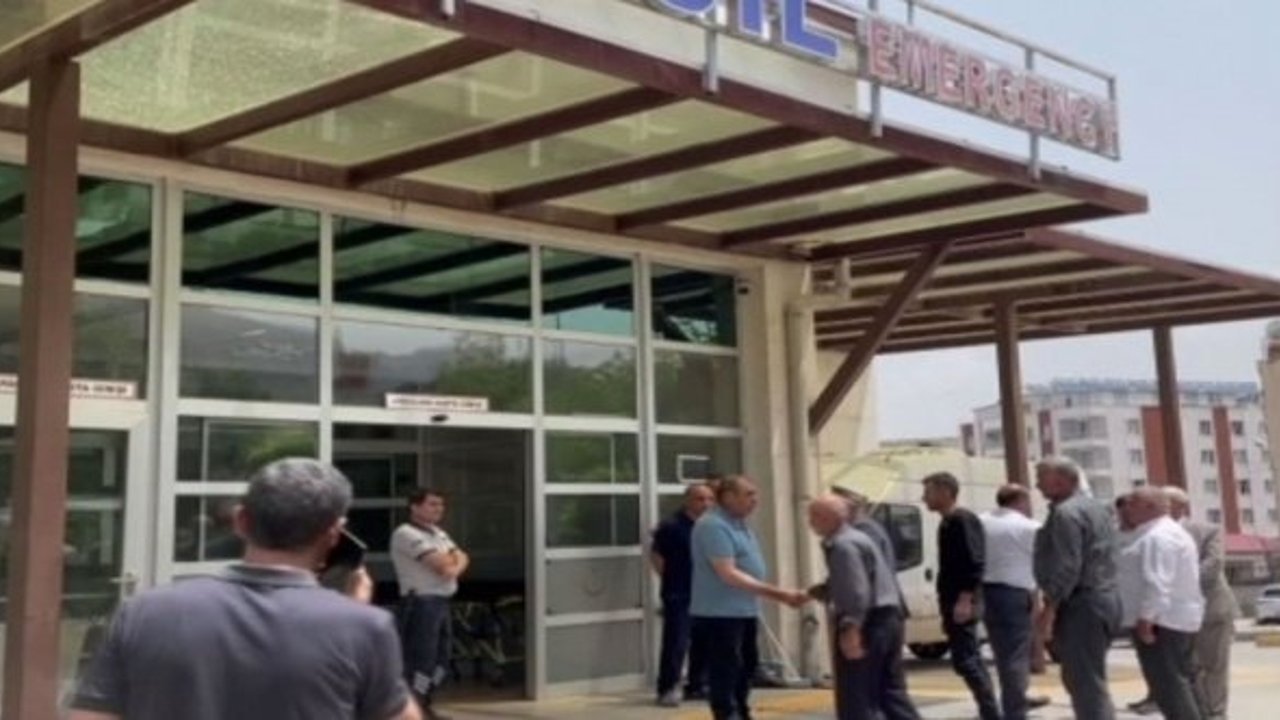 Silahlı kavgada baba öldü, oğlu yaralandı