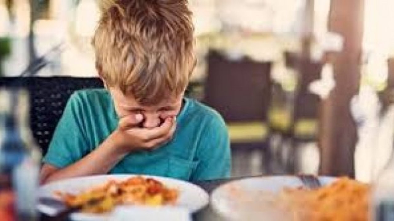 Yaz aylarında zehirlenme riskine karşı dikkat edilmesi gereken 5 gıda