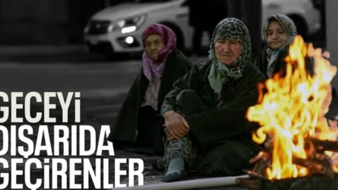 Balıkesir depremin ardından vatandaşlar geceyi dışarıda geçirdi