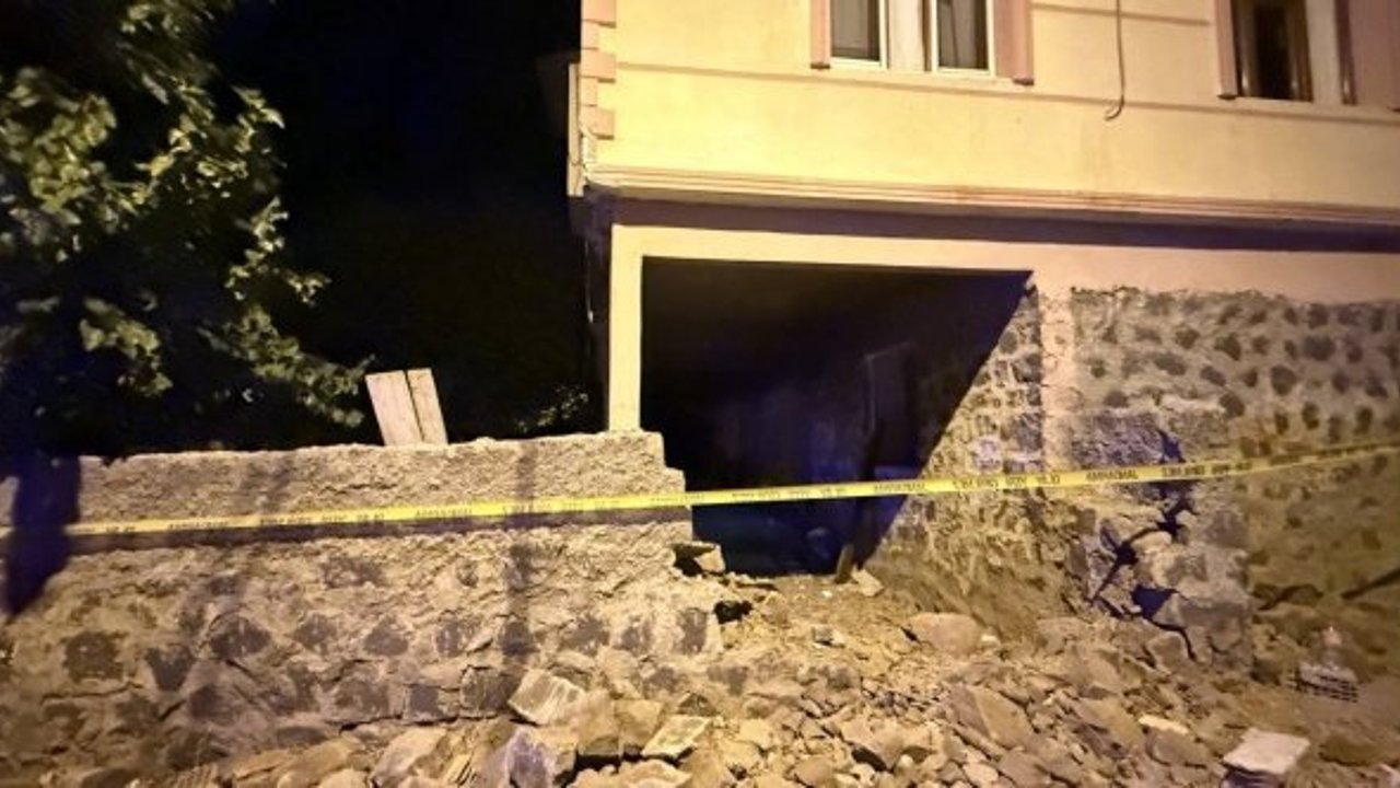 Diyarbakır'da balkon çöktü: 2'si çocuk 5 yaralı