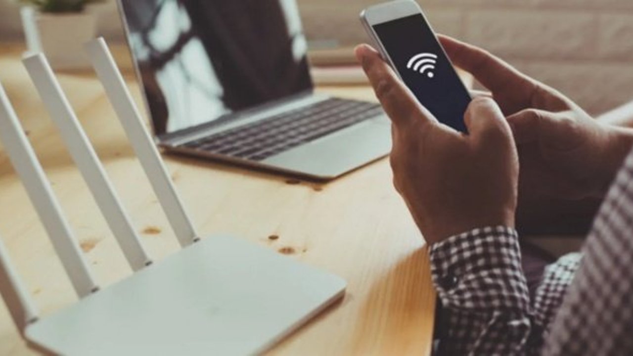 Kimse Wi-Fi’nizi göremeyecek: Bu gizli ayarı açın