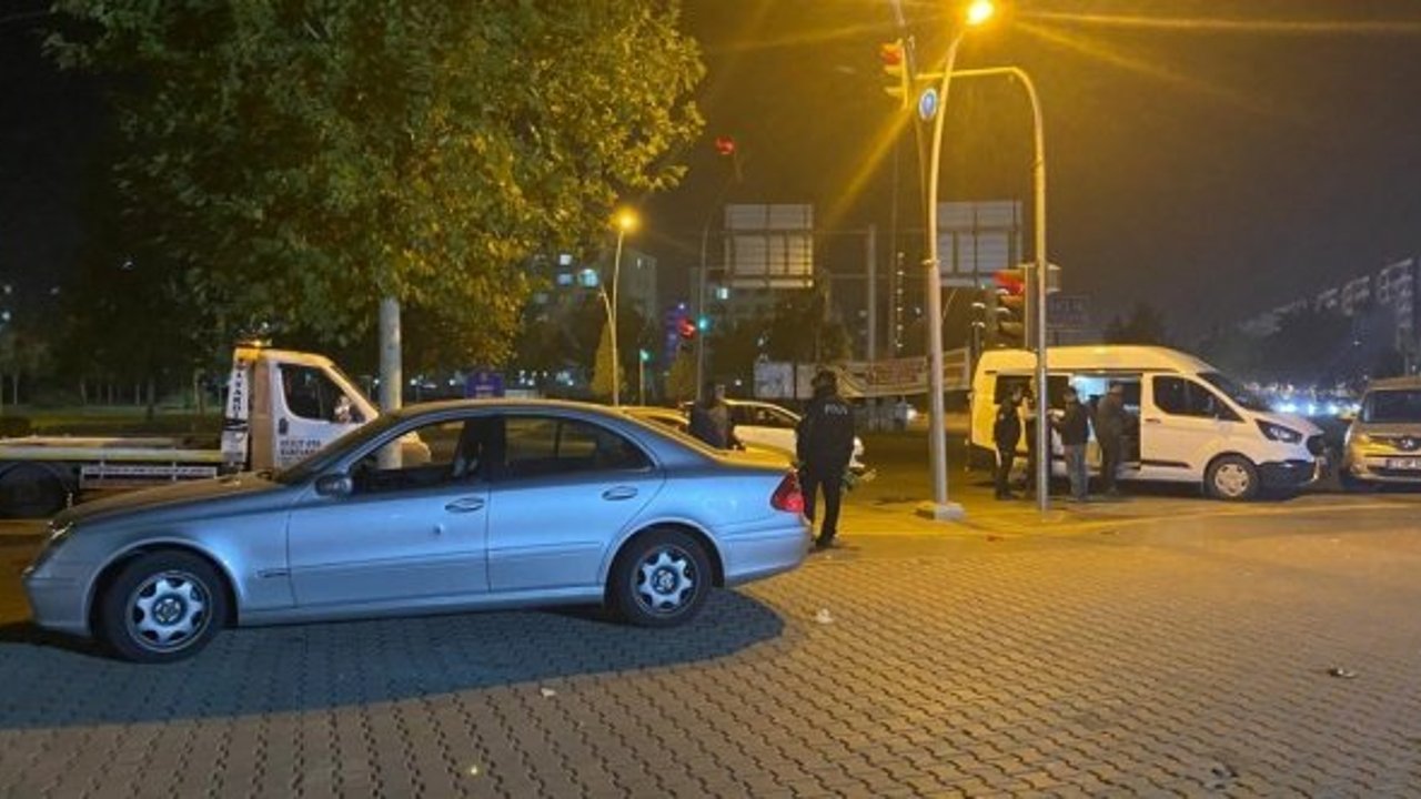 Diyarbakır'da araca silahlı saldırı: 1 kişi öldü