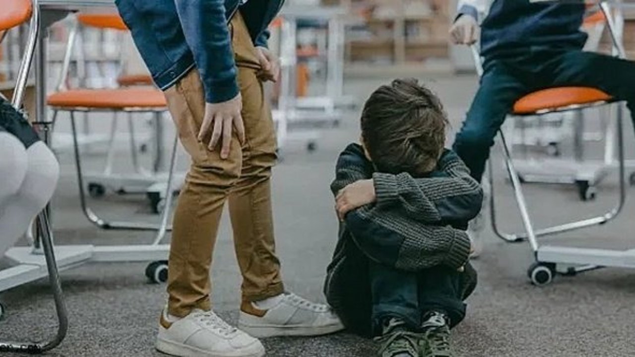 Okullarda akran zorbalığına karşı ilk yasa hazırlanıyor