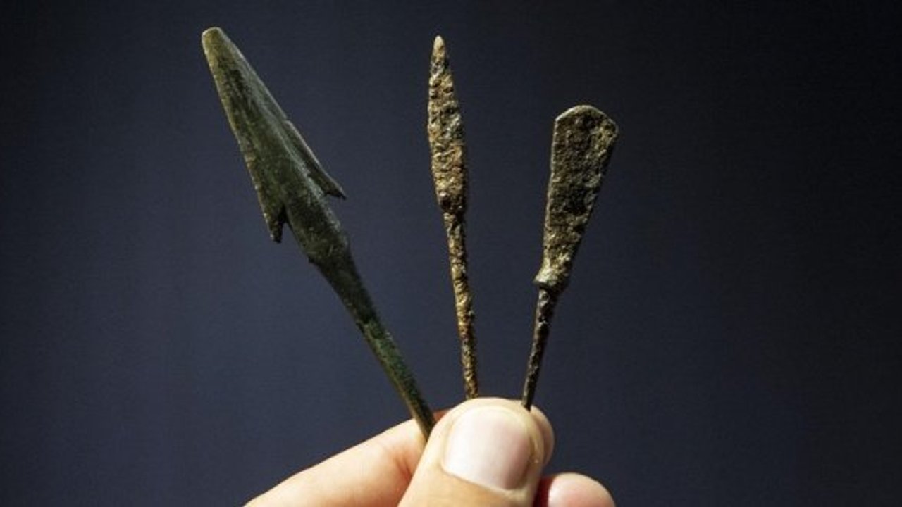 60 bin yıllık olduğu düşünülen zehirli ok uçları bulundu