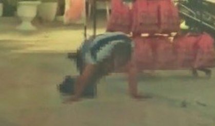 Öfkeli koca karısını bıçakla öldürüp av tüfeğiyle intihara kalkıştı