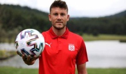 SİVAS - Sivasspor'un yeni transferi Sefa Yılmaz: "Bu takımın bir parçası olmak gurur verici"
