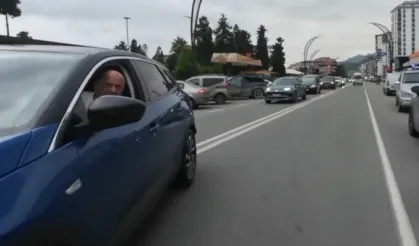 Rize’de trafikte bisikletliye saldırı kamerada: Esnaf müdahale etti