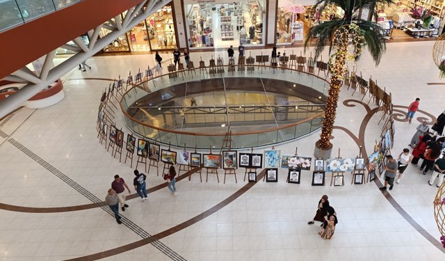 Kayapınar  Öğretmen Akademileri Sanat Atölyesinden Resim Sergisi