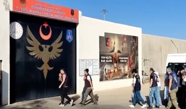 Diyarbakır merkezli 19 ilde operasyon: 14 tutuklama