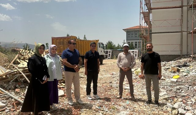 Karagöz inşaat tarafından yapımı süren 24 derslik okula ziyaret