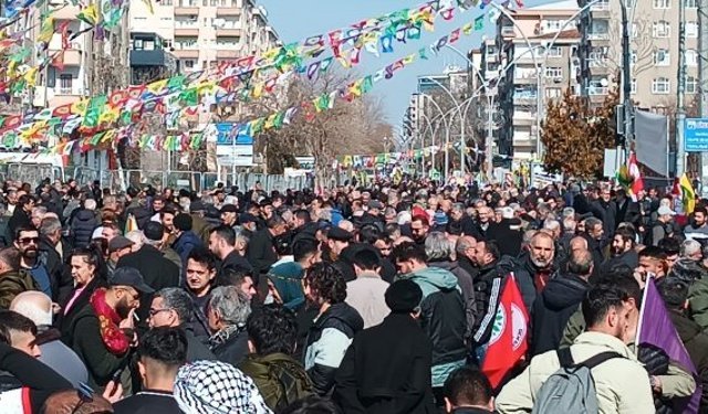 Diyarbakır’da 'Barış için özgürlük' mitingi