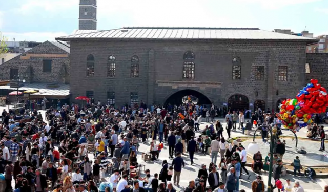 Bayram tatilinde Diyarbakır ziyaretçi akınına uğradı; şehir rekor sayıda turist ağırladı!