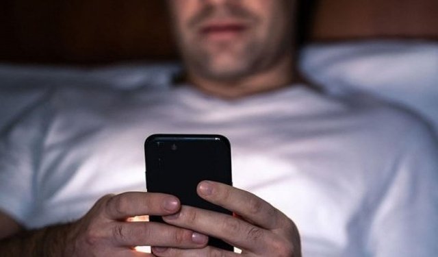 "Ekran karşısında zaman geçirmek uyku kalitesini olumsuz etkiliyor"