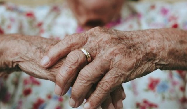 Bilim insanlarını şaşırtan bulgular: Yaşlanmanın gerçek nedeni değişiyor mu?