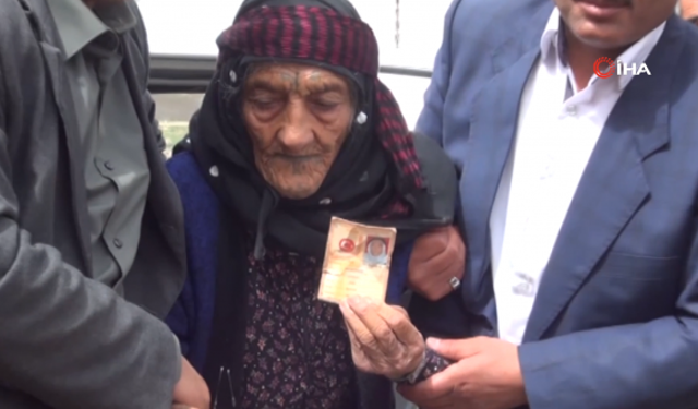 Türkiye'nin en yaşlı kadını hayatını kaybetti