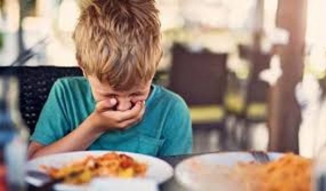 Yaz aylarında zehirlenme riskine karşı dikkat edilmesi gereken 5 gıda