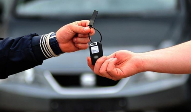 Araç satarken bu tuzağa düşmeyin: Tek tuşla paranız çalınabilir!