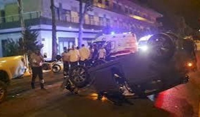 Diyarbakır'da otomobil takla attı: 3 yaralı