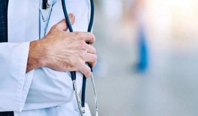 Doktorlar için sosyal medya dönemi değişti: “Öncesi-sonrası” paylaşımlarına sınırlama geldi