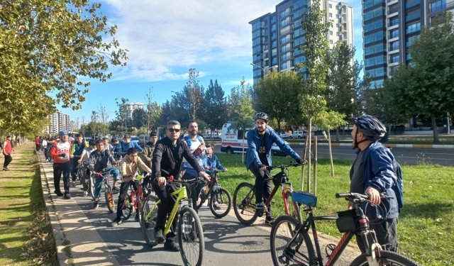 Hareketli Aileler, Sağlıklı Nesiller İçin Pedalla Etkinliği Diyarbakır’da Coşkuyla Gerçekleşti