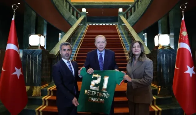 Cumhurbaşkanı Erdoğan, Süper Lig'e çıkan takımların heyetlerini kabul etti