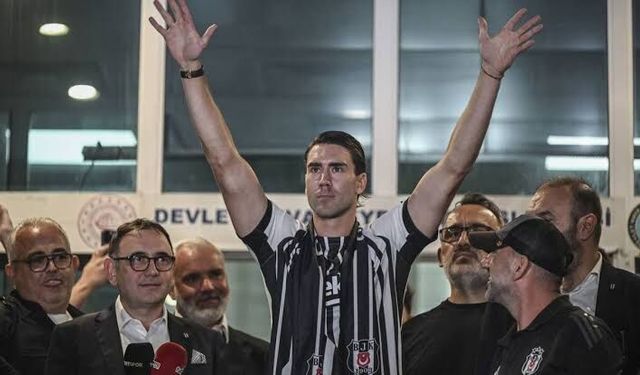 Beşiktaş, Dusan Vlahovic ile 3 yıllık sözleşme imzaladı