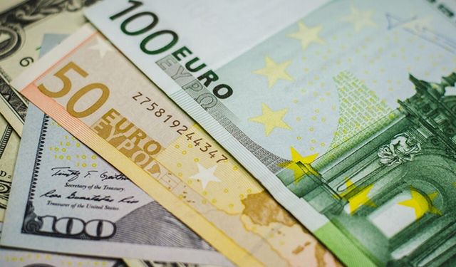 Döviz güne hareketli başladı: Dolar yükseldi, euro geriledi