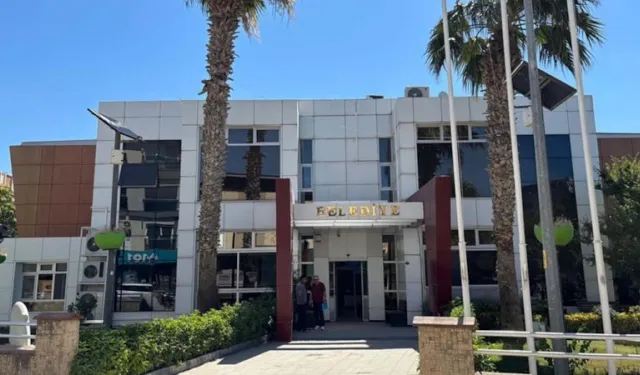 Seferihisar Belediyesi soruşturmasında 1 tutuklama, 1 ev hapsi