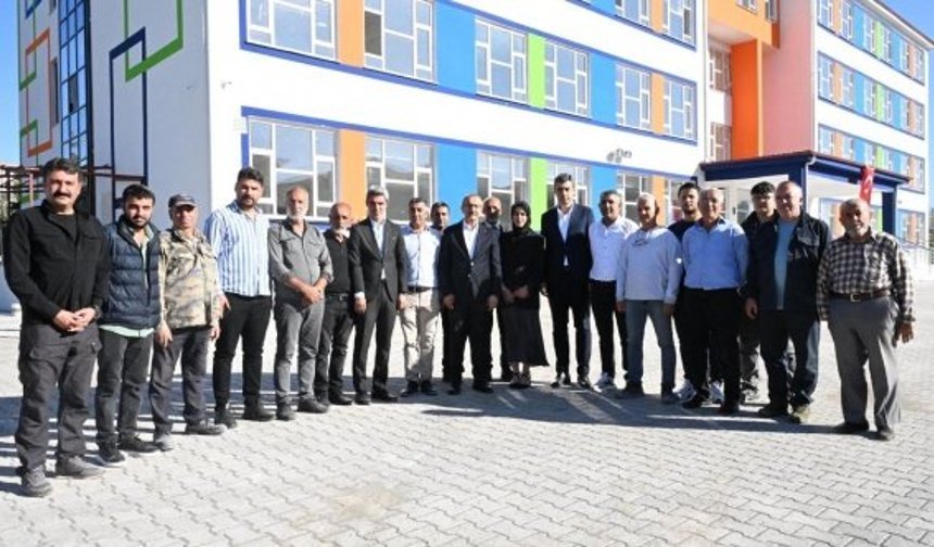 Vali Yavuz, okul inşaatlarında incelemelerde bulundu