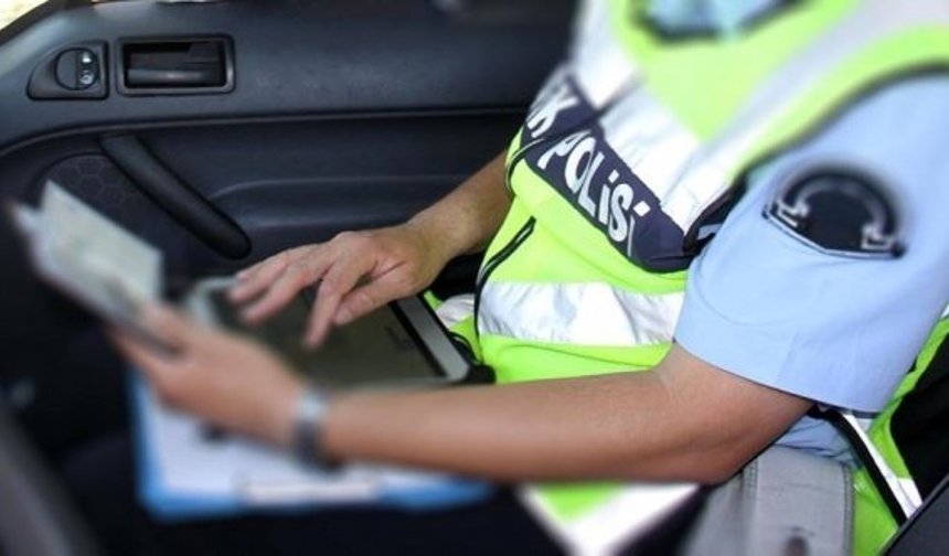 Trafikte tartışı, ehliyetine 2045 yılına kadar el konuldu