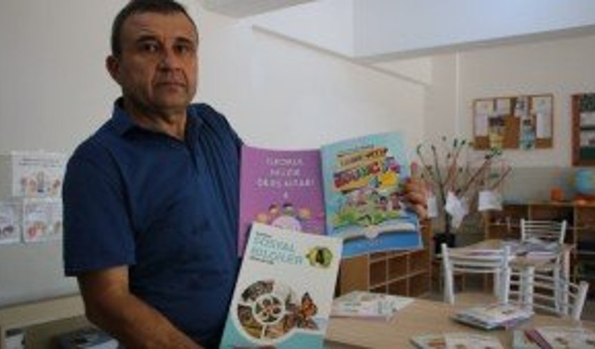 25 yıllık fedakar eğitimci, tatil gününde öğrencileri için kolları sıvadı