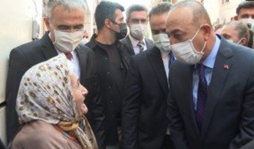 Bakan Çavuşoğlu: “Bu bayrak altında hepimiz beraberiz”