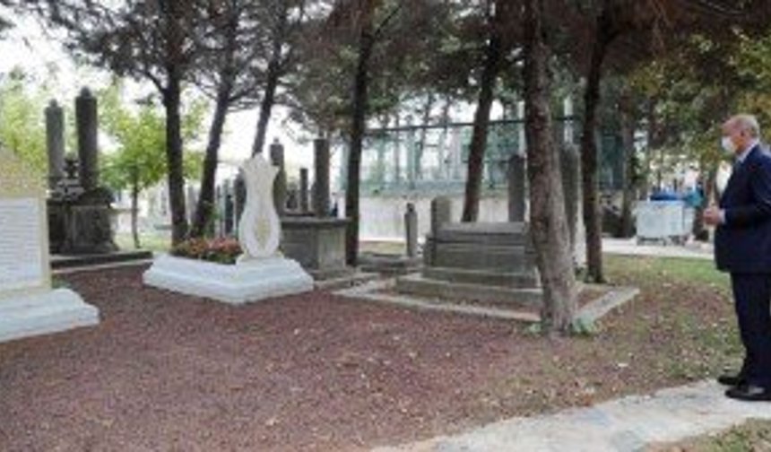Cumhurbaşkanı Erdoğan, Eyüpsultan’da kabir ziyaretlerinde bulundu