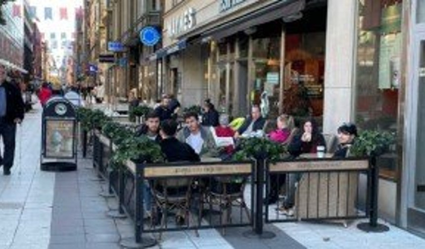 İsveç hükümeti, Covid-19 önlemlerini tamamen kaldırdı