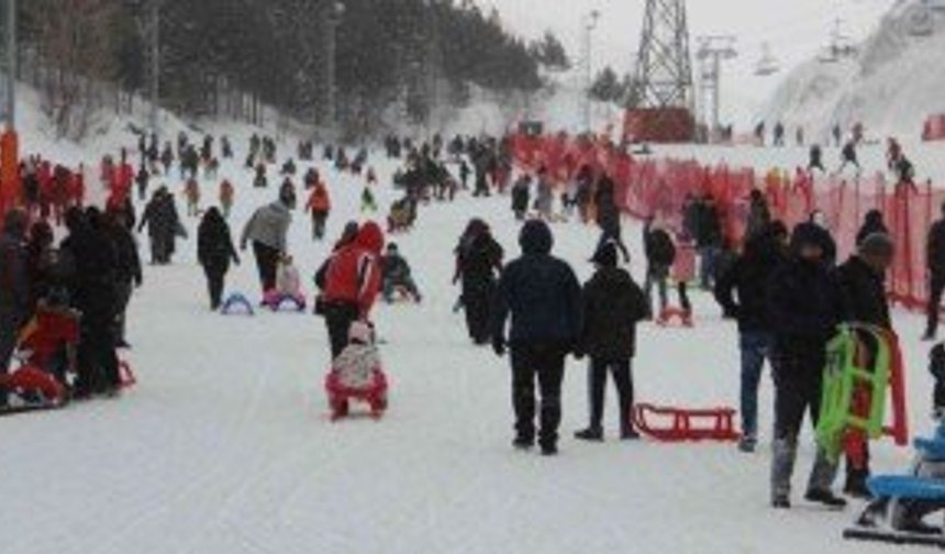 Palandöken’de insan seli