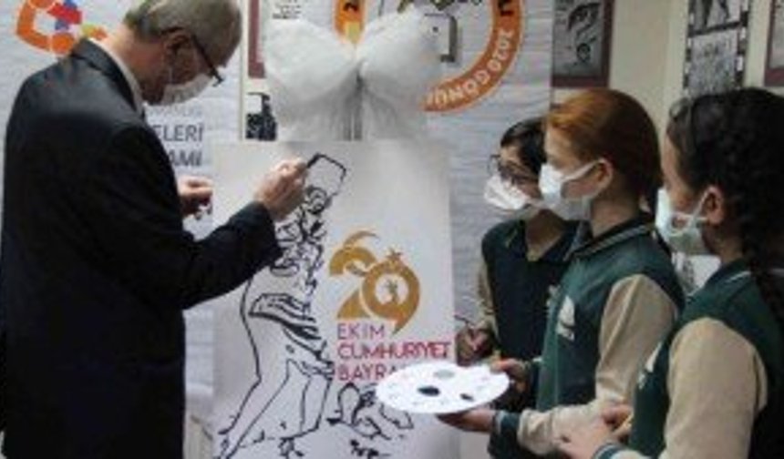 Tarih ellerinde yeniden canlandı