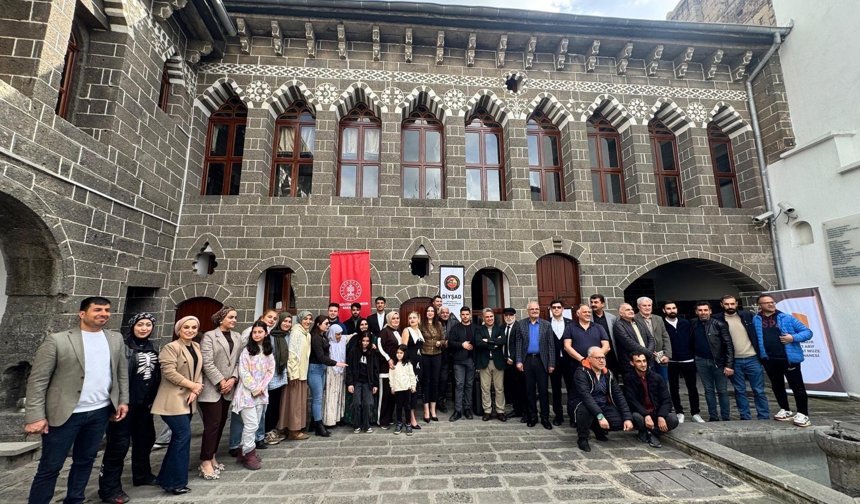 DİYŞAD’TAN TARİHİ MEKÂNDA ŞİİR DİNLETİSİ