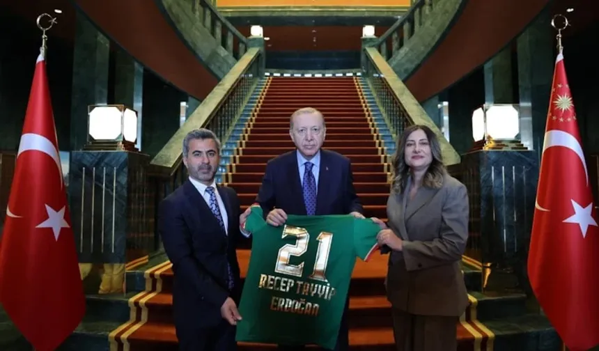 Cumhurbaşkanı Erdoğan, Süper Lig'e çıkan takımların heyetlerini kabul etti