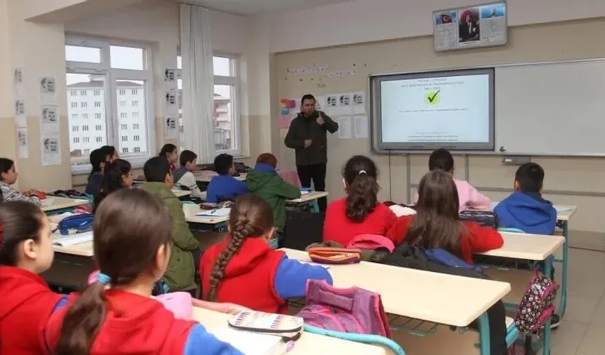 MEB, 81 ile genelge gönderdi: Milli Dayanışma etkinlikleri düzenlenecek