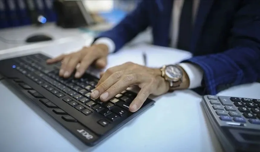Cumhurbaşkanlığı’ndan memurlara YouTube ve içerik üreticiliği uyarısı