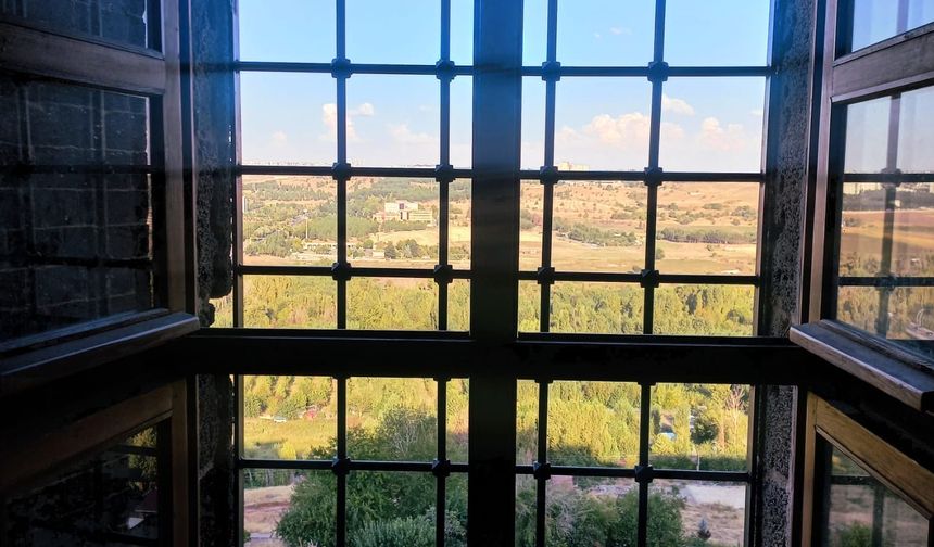 O Kapının Ardında: Diyarbakır’ın Kültür Hafızası