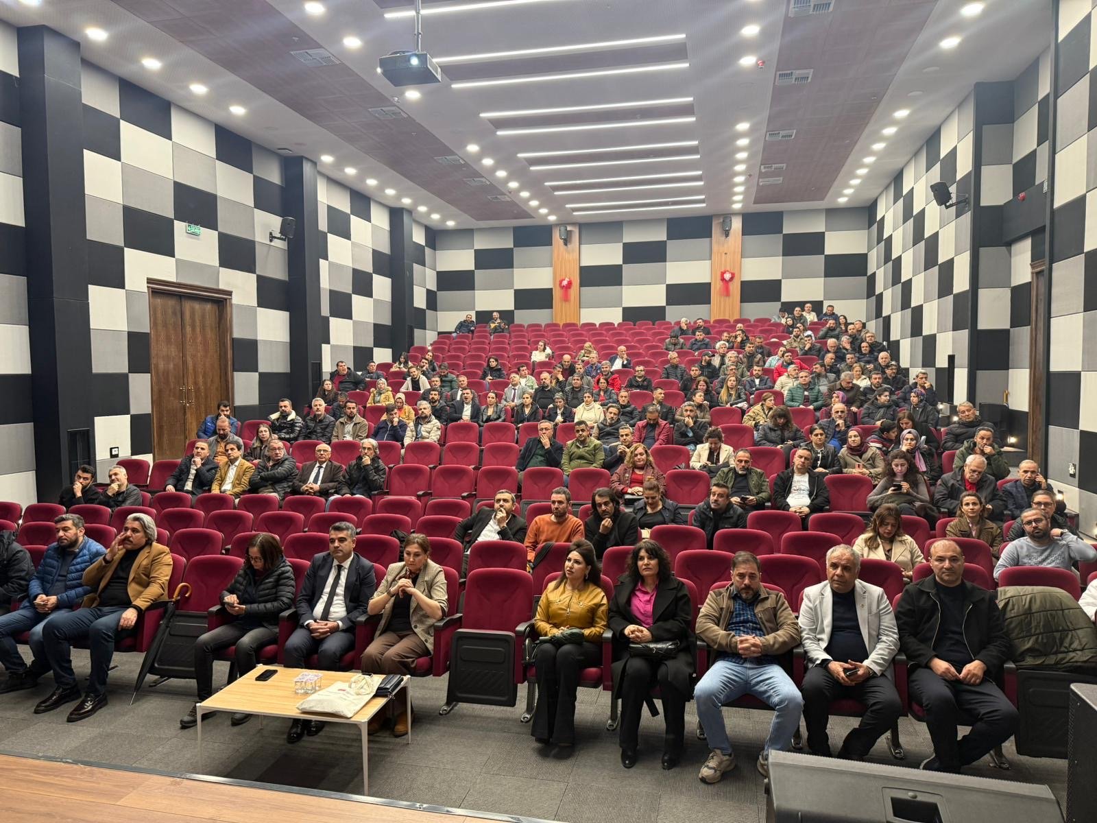 203F37E9 0B49 4286 8D37 64Fc9901C10B