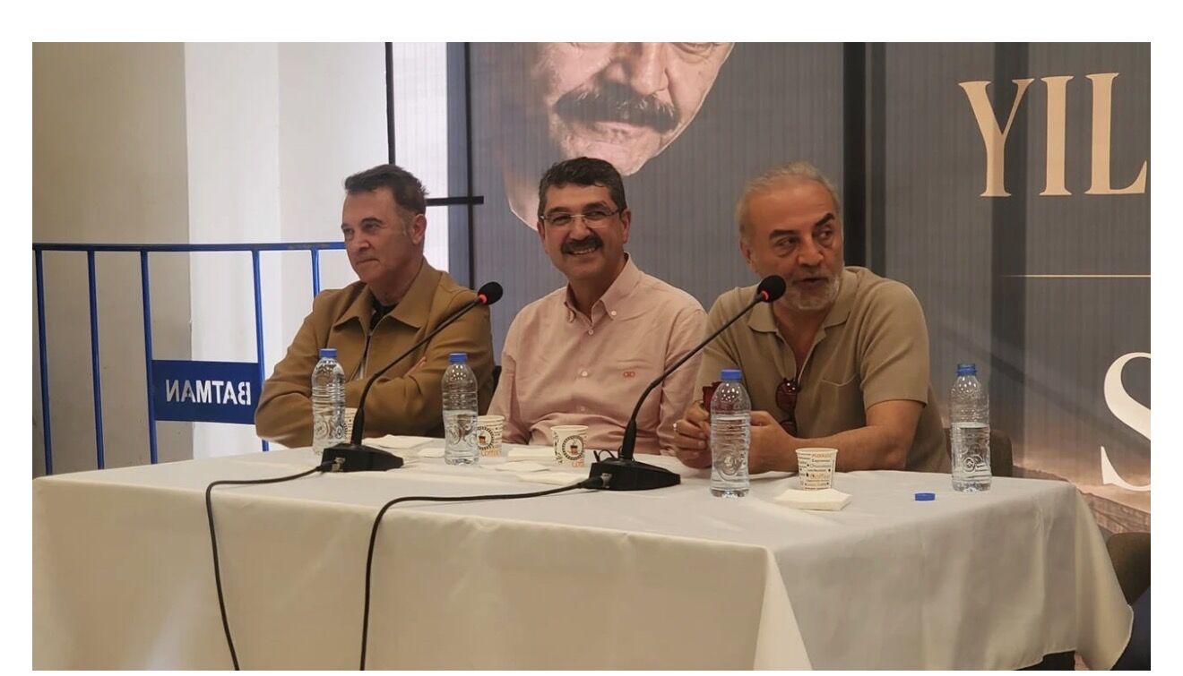 YILMAZ ERDOĞAN, BATMANLI GENÇLERLE BULUŞTU